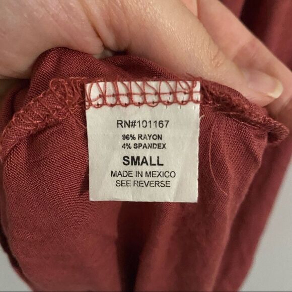 Kim & Cami Women’s Halter Neck Keyhole Back Sleeveless Top - Picture 7 of 7